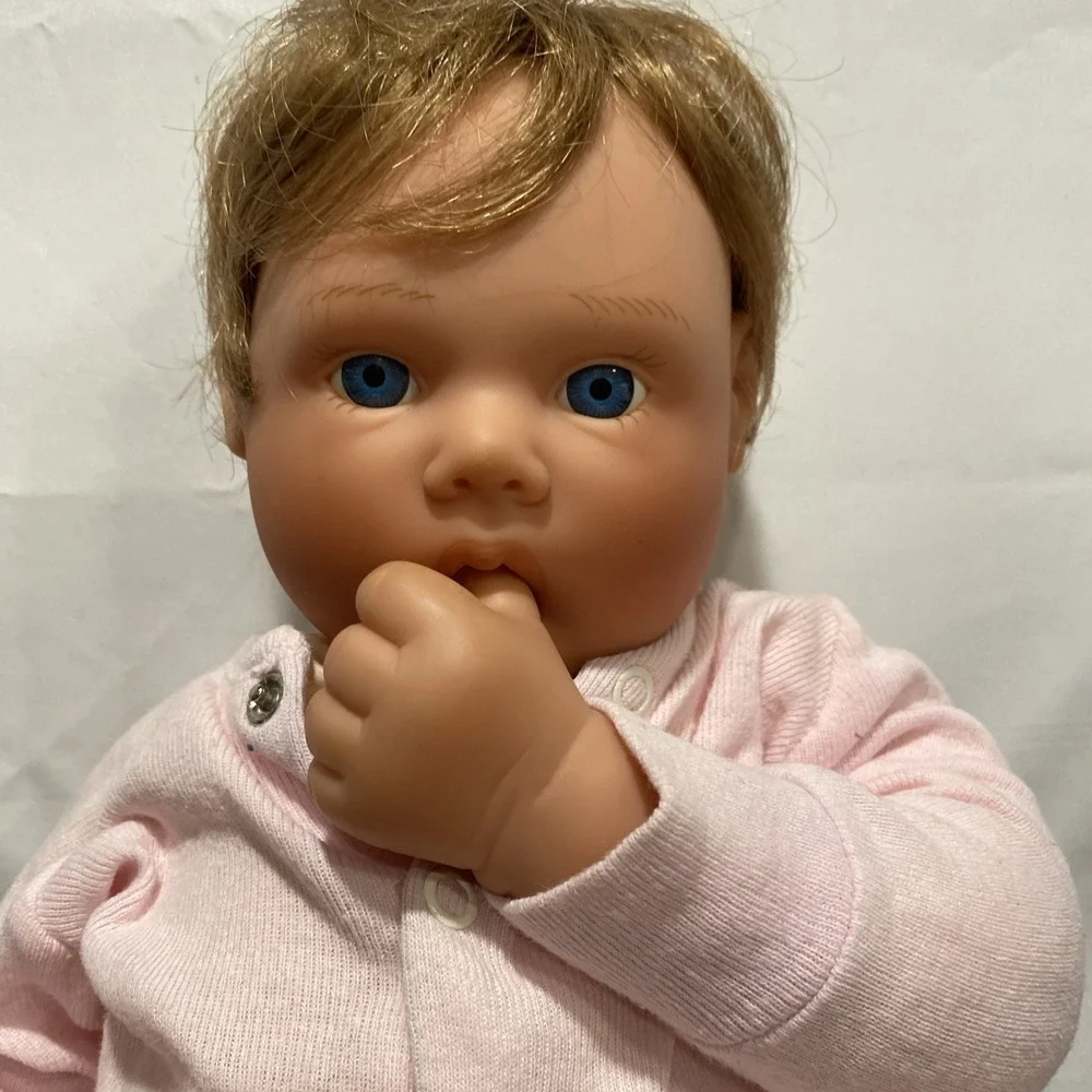 Lee Middleton Baby Doll 1995 Thumb Sucker 071294 Brown Hair and Blue Eyes